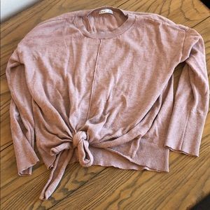 Classic knit / sweater w knot at waist • Dex